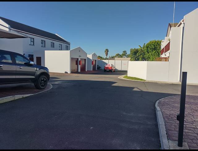 2 BEDROOM TOWNHOUSE FOR SALE IN PARKLANDS
